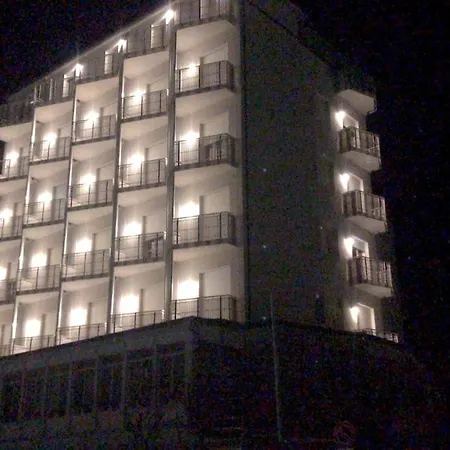 ホテル Viamare ミラノ・マリッティマ